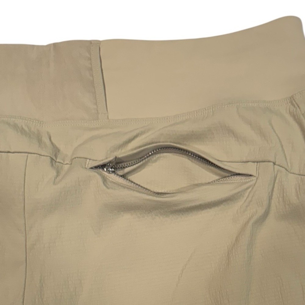 ATHLETA Trekkie North Short UPF Secure Pockets Tan Neutral NWT 16 - Picture 8 of 13